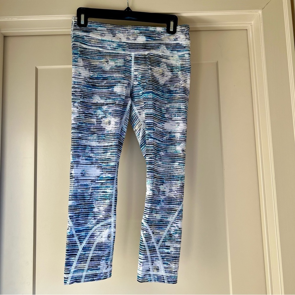 Lululemon inspire crop II blurry belle multi size 6